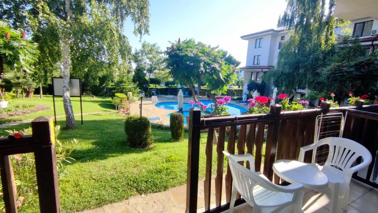 Marina Delfin Apartments - Top Location & Pet Friendly Sveti Vlas Eksteriør bilde