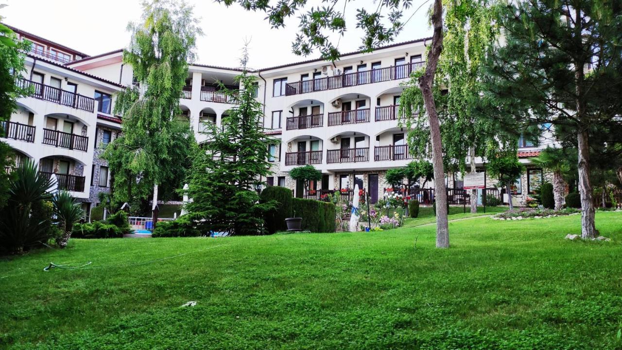 Marina Delfin Apartments - Top Location & Pet Friendly Sveti Vlas Eksteriør bilde