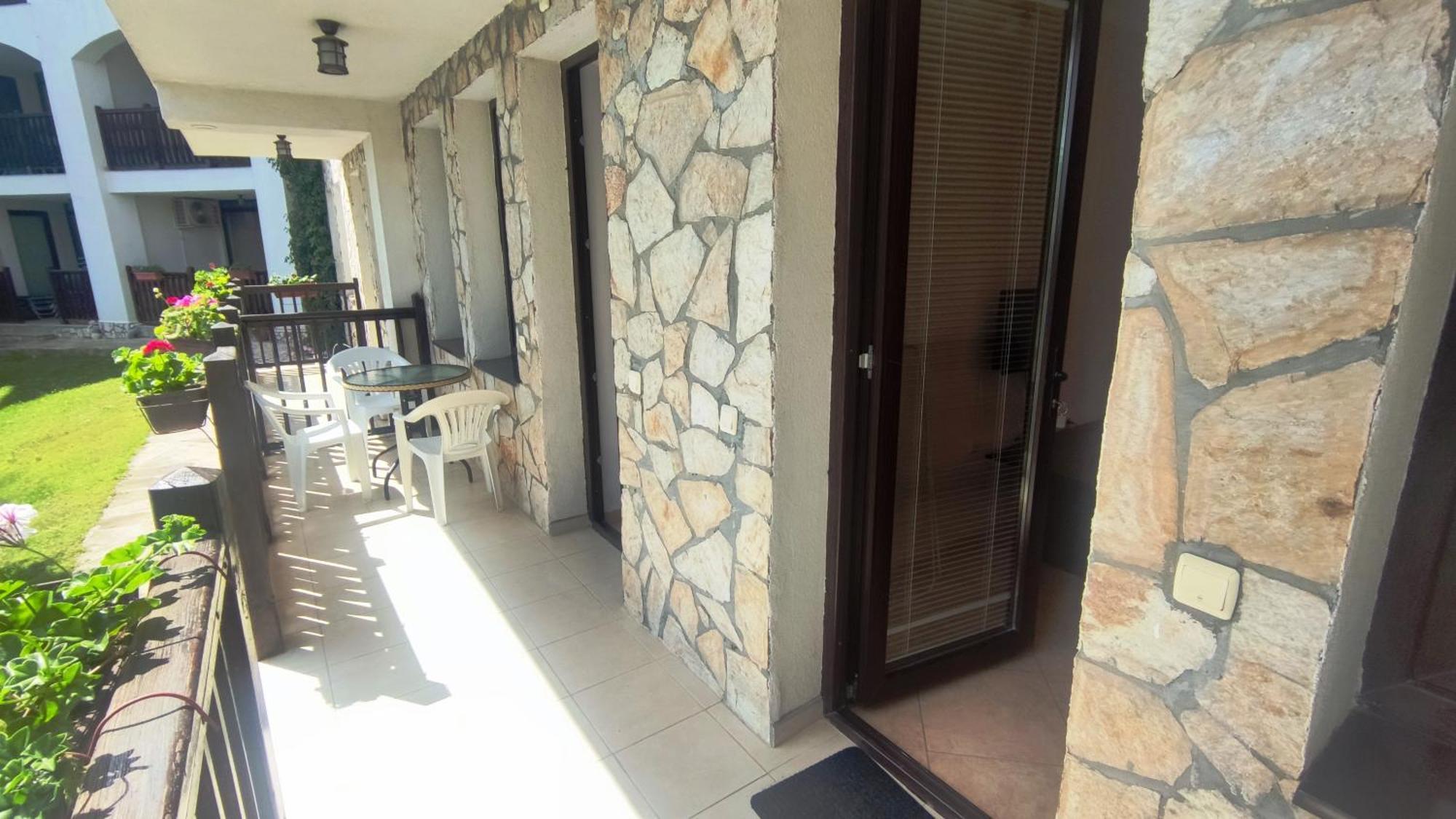 Marina Delfin Apartments - Top Location & Pet Friendly Sveti Vlas Eksteriør bilde