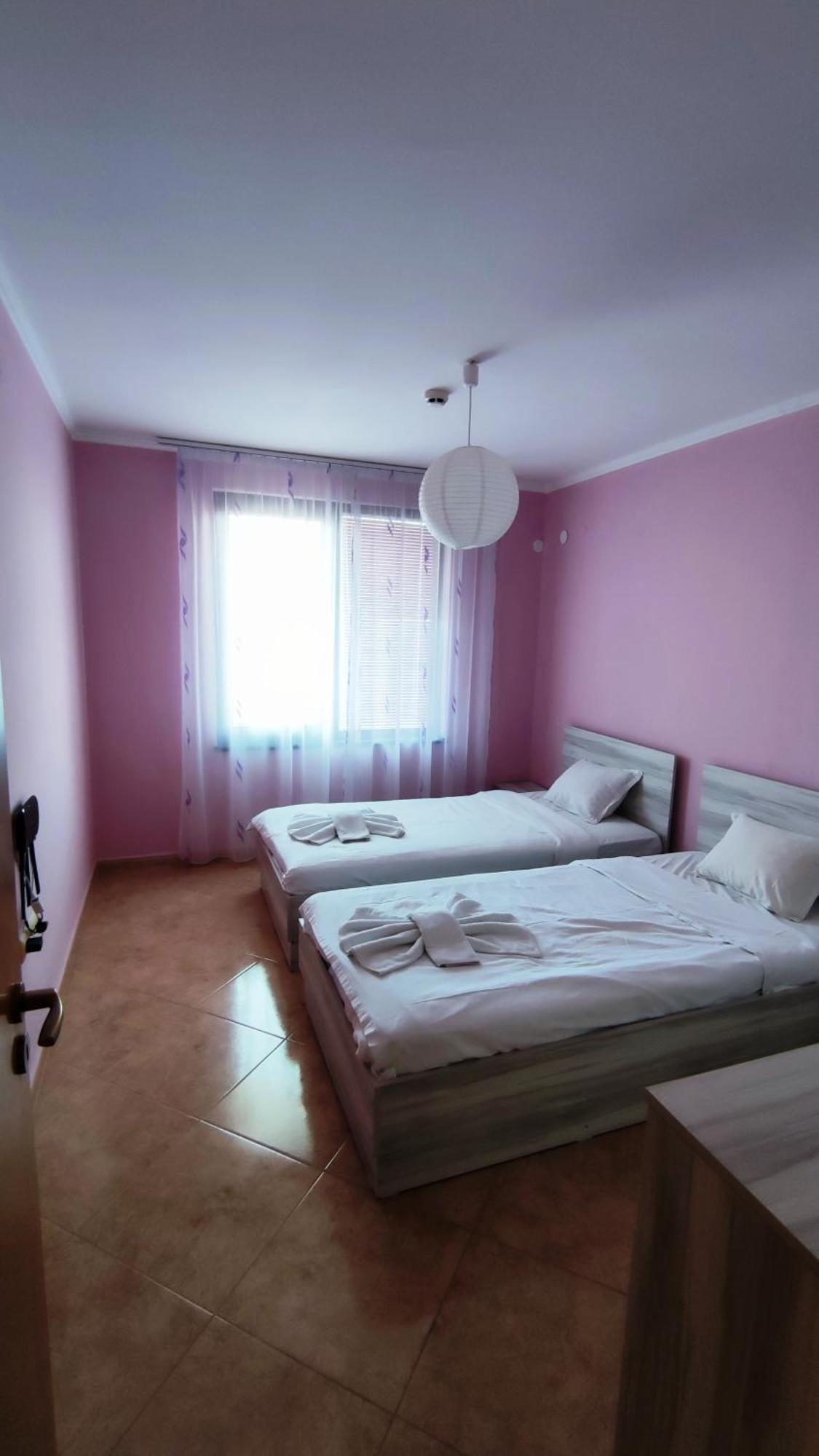Marina Delfin Apartments - Top Location & Pet Friendly Sveti Vlas Eksteriør bilde