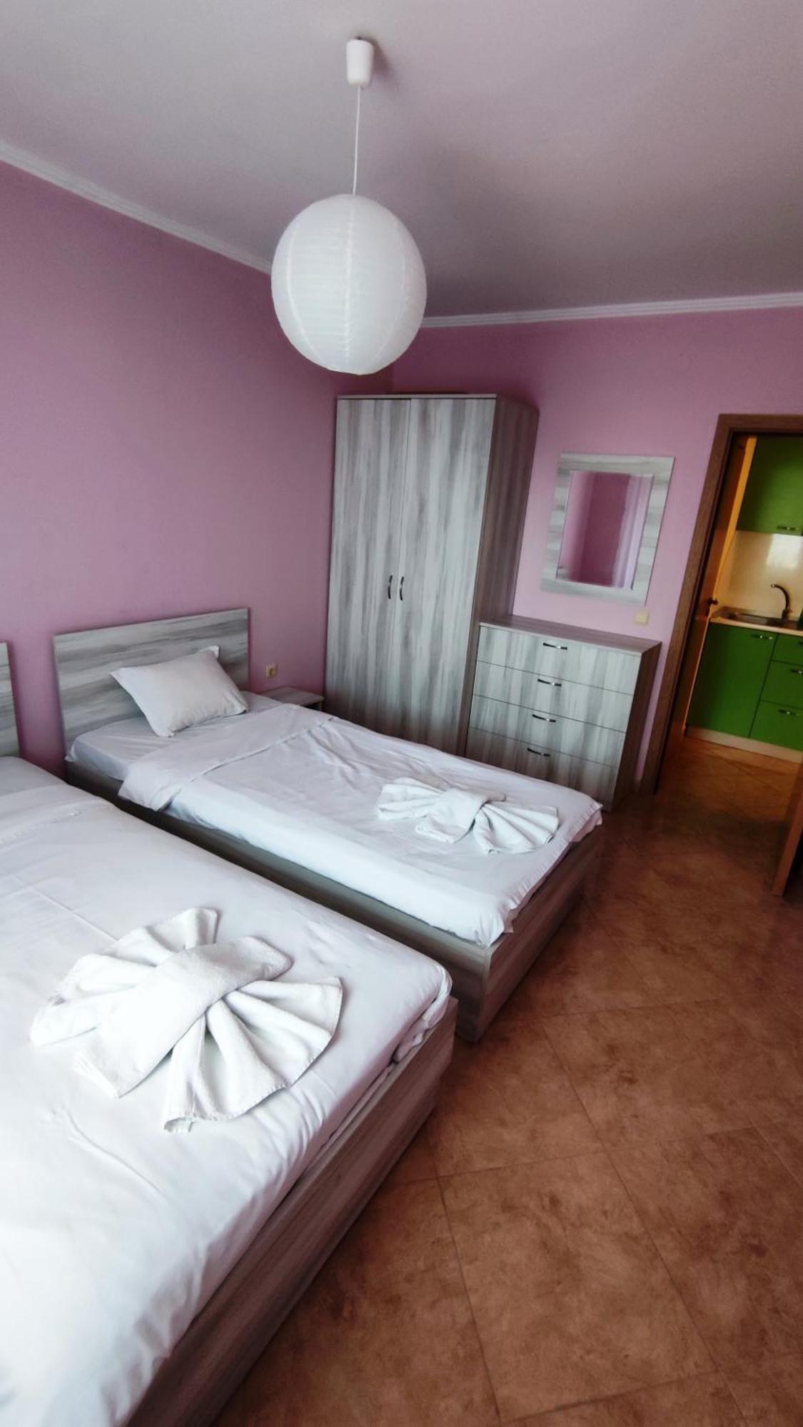 Marina Delfin Apartments - Top Location & Pet Friendly Sveti Vlas Eksteriør bilde