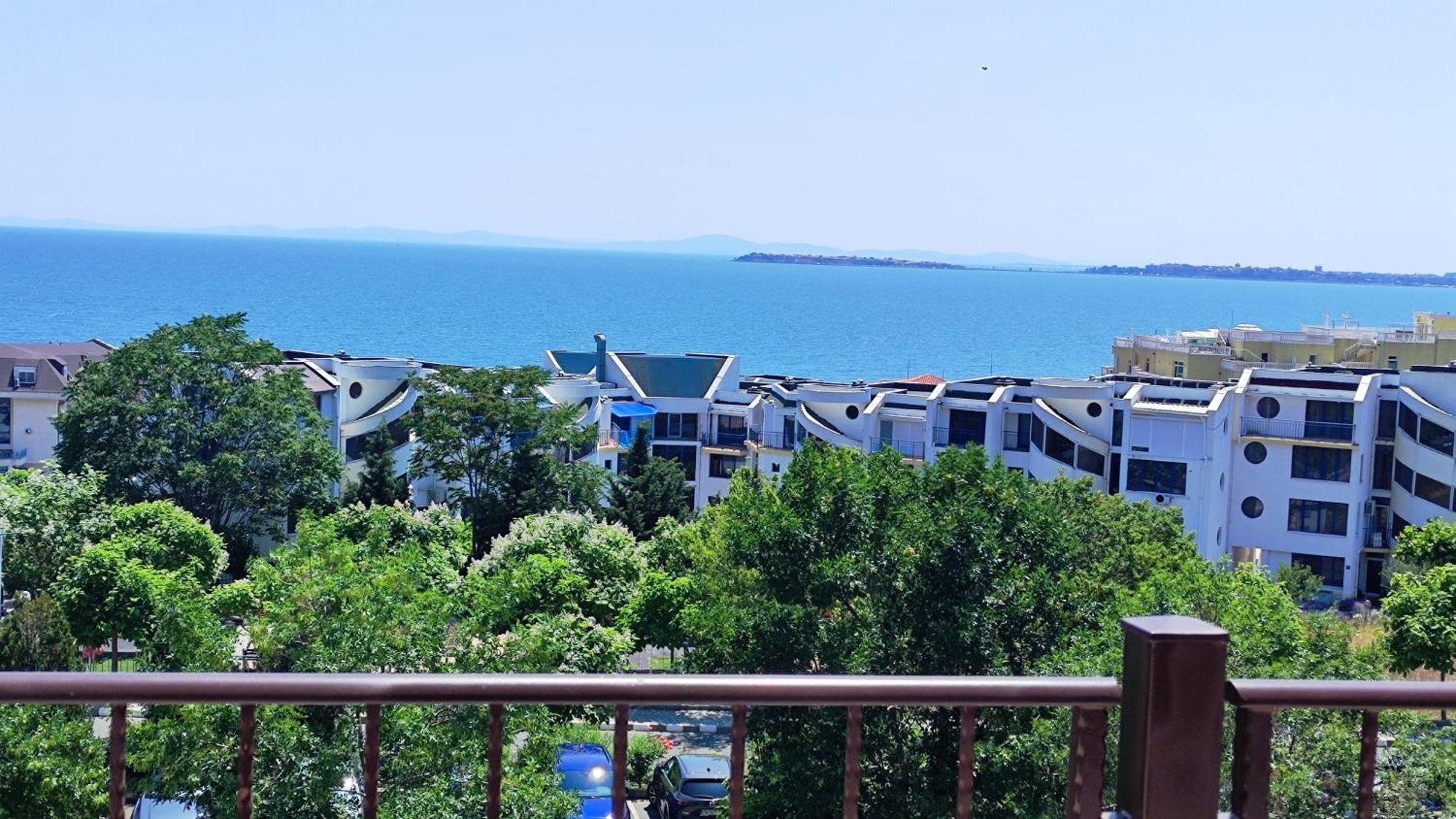 Marina Delfin Apartments - Top Location & Pet Friendly Sveti Vlas Eksteriør bilde