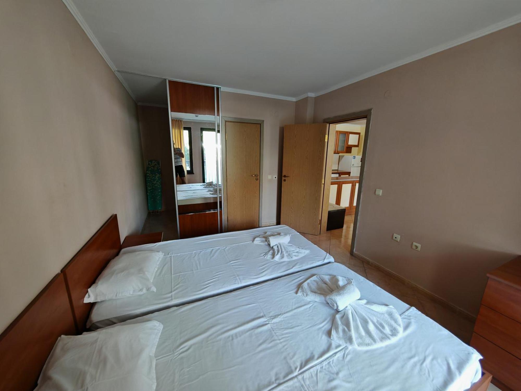 Marina Delfin Apartments - Top Location & Pet Friendly Sveti Vlas Eksteriør bilde
