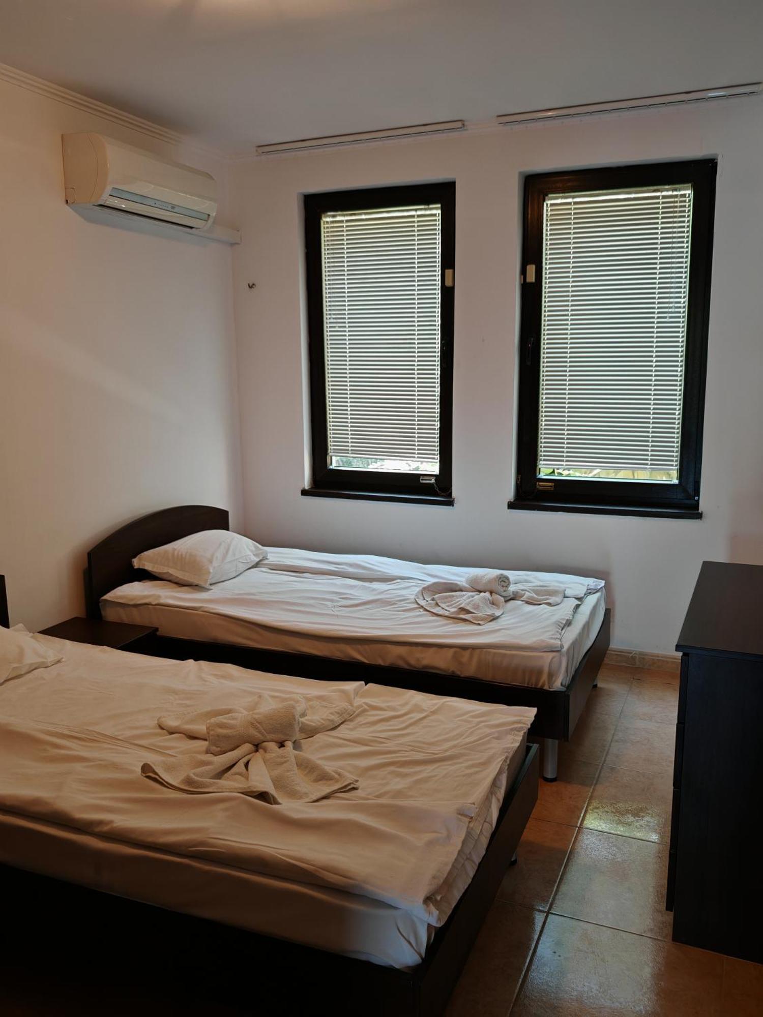 Marina Delfin Apartments - Top Location & Pet Friendly Sveti Vlas Eksteriør bilde