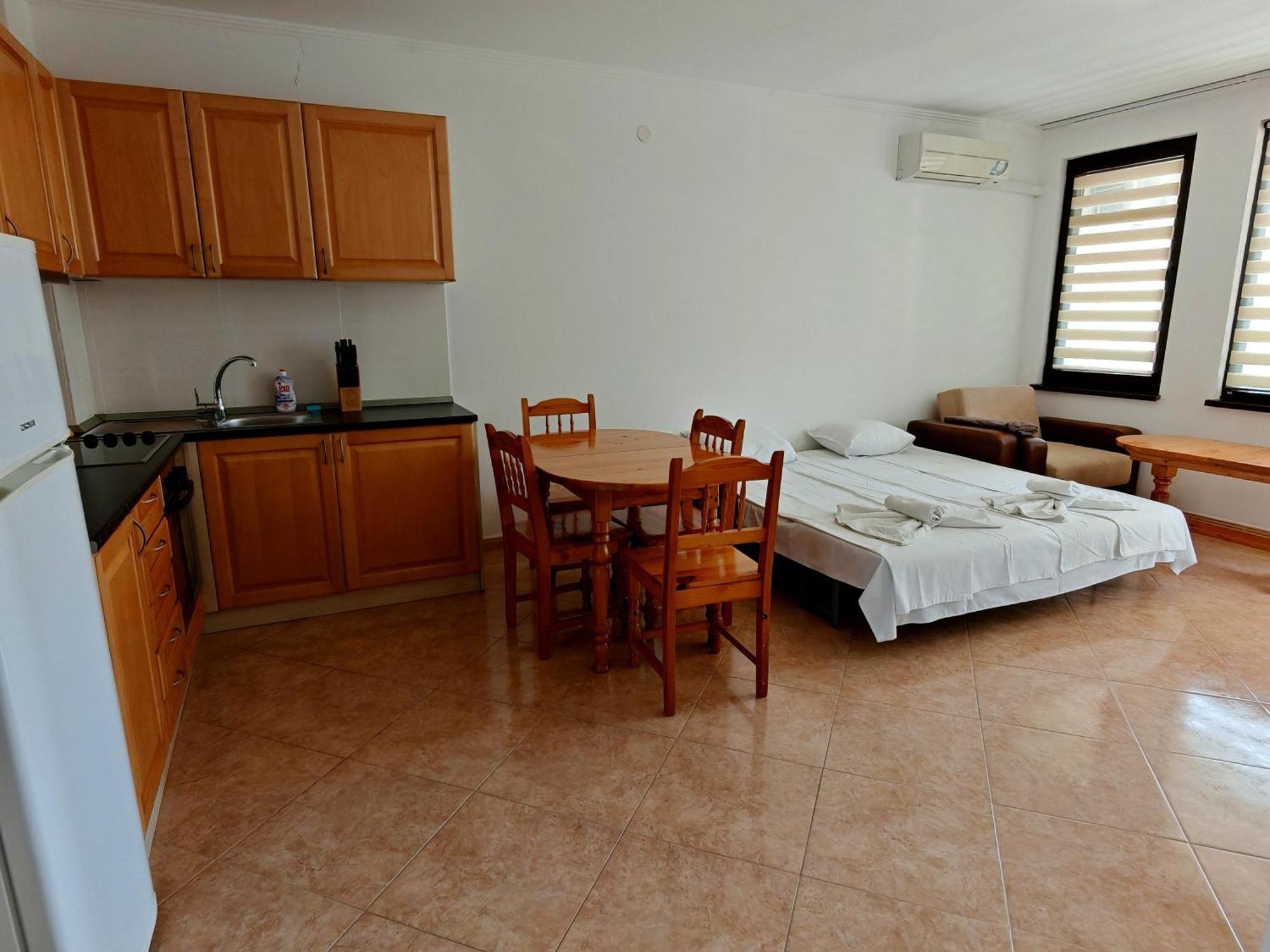 Marina Delfin Apartments - Top Location & Pet Friendly Sveti Vlas Eksteriør bilde