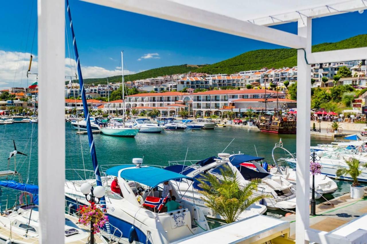 Marina Delfin Apartments - Top Location & Pet Friendly Sveti Vlas Eksteriør bilde